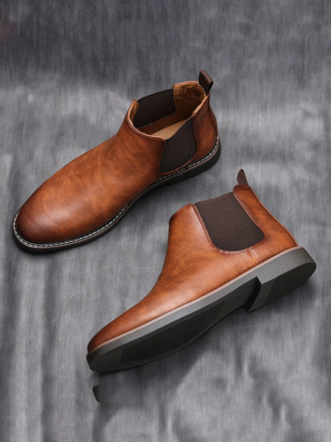 Classy Men Leather Chelsea ankle Boots in modern style