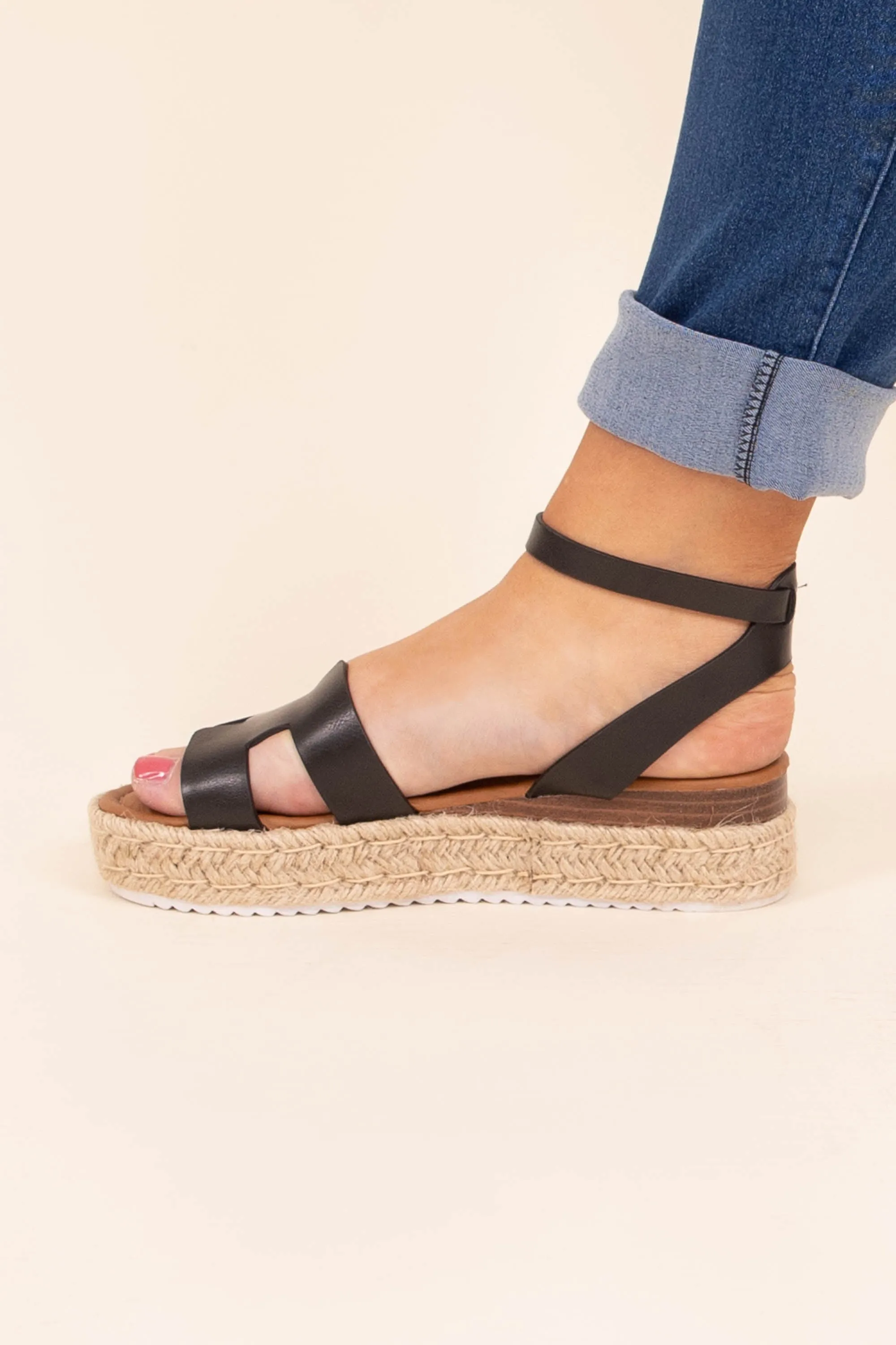 On A Getaway Sandals, Black