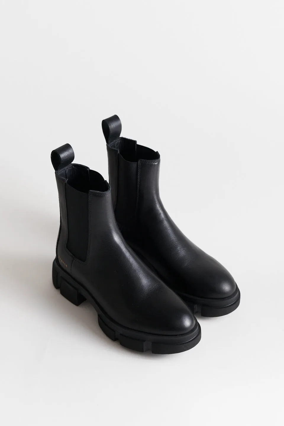 Vitello Black Low Chelsea Boots