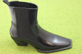 Womens Alina Chelsea Boot - Black Leather