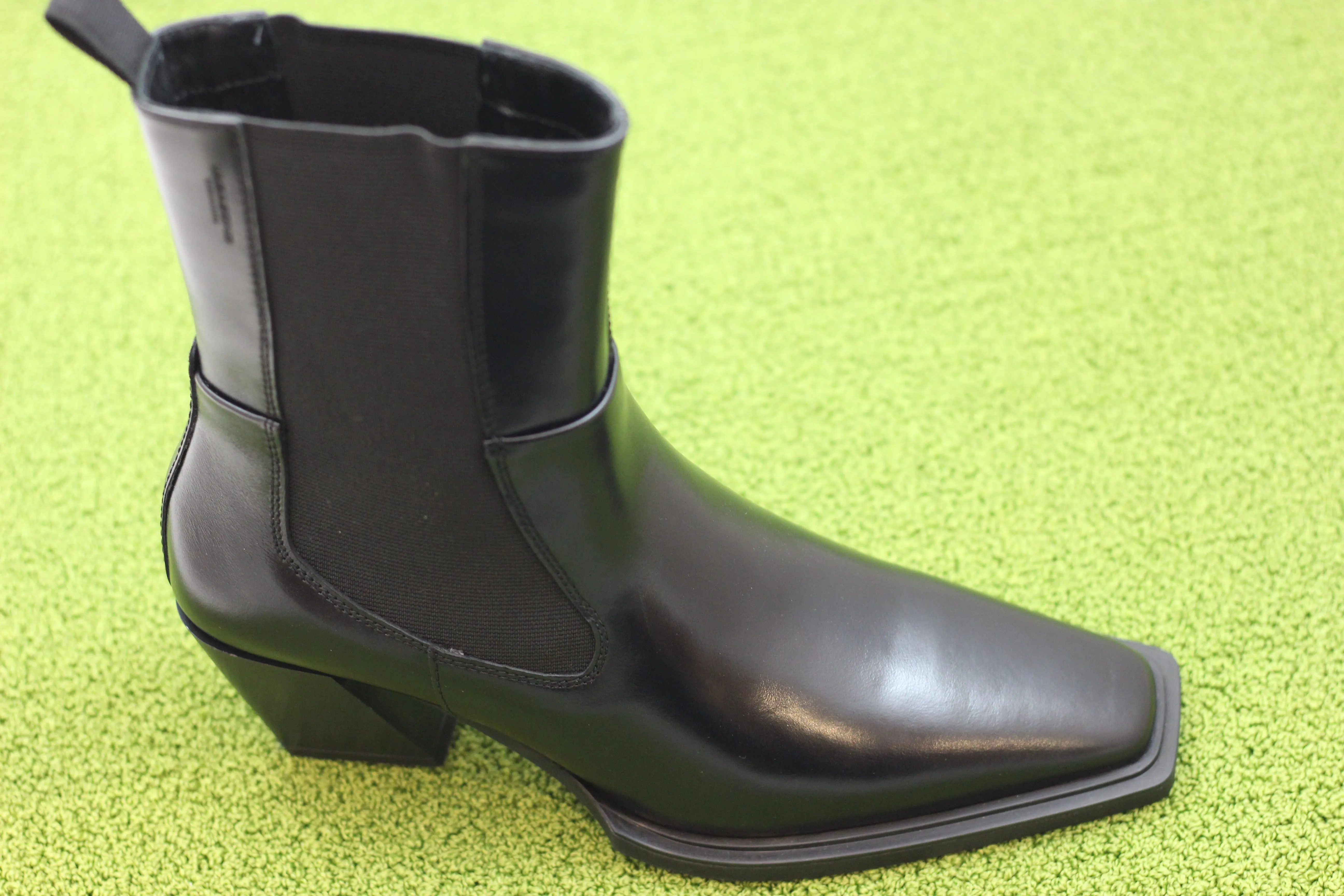 Womens Alina Chelsea Boot - Black Leather